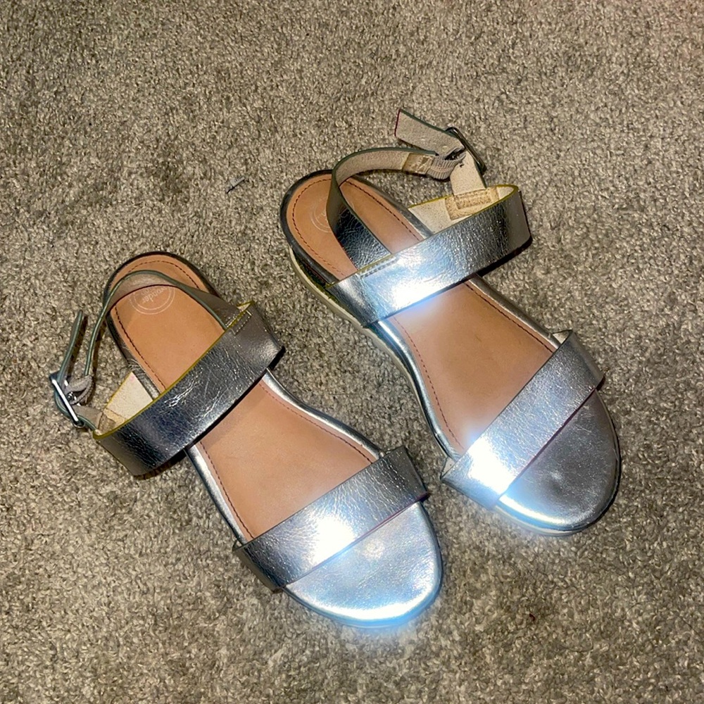 Girls silver rainbow 🌈 clog shoes